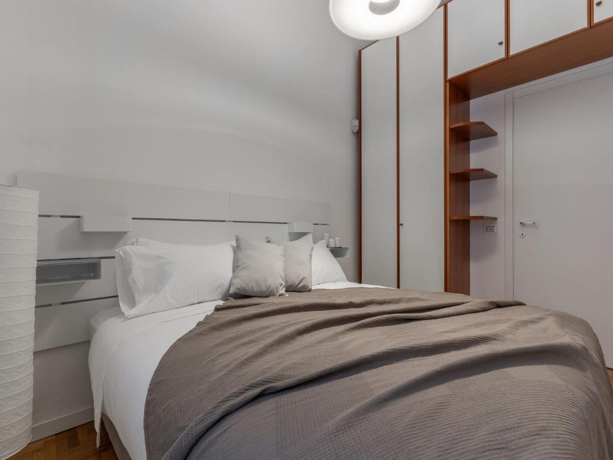 The Best Rent - Spacious Three-Bedroom Apartment In Moscova Мілан Екстер'єр фото